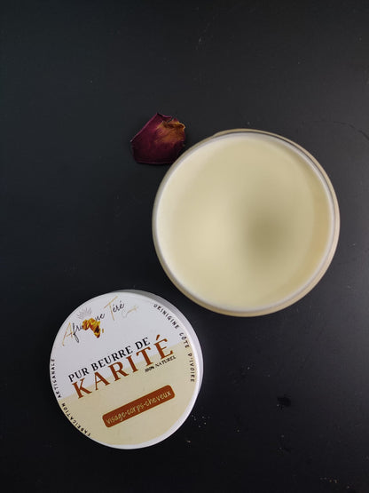Le beurre de karité nourrit et apaise la peau, aide à la régénération cellulaire et au maintien de son élasticité